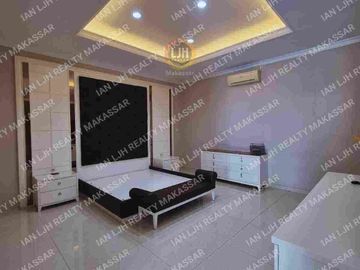 RUMAH MEWAH TANJUNG BUNGA. UKURAN 20x30. 4+1 KAMAR TIDUR. FREE FURNISH & AC.