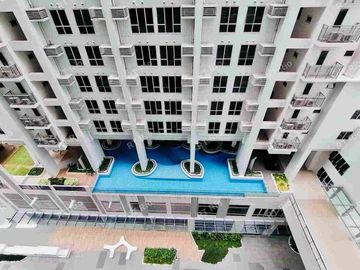 FOR RENT: 1BR Corner Unit with Balcony in One Maridien Tower, Bonifacio Global City (BGC)