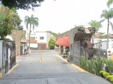 CASA EN EN RESIDENCIAL SAN JERONIMO AHUATEPEC CUERNAVACA, MORELOS. REMATE ADJUDICADO