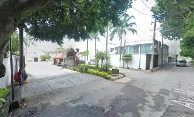 CASA EN EN RESIDENCIAL SAN JERONIMO AHUATEPEC CUERNAVACA, MORELOS. REMATE ADJUDICADO