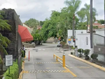 CASA EN EN RESIDENCIAL SAN JERONIMO AHUATEPEC CUERNAVACA, MORELOS. REMATE ADJUDICADO