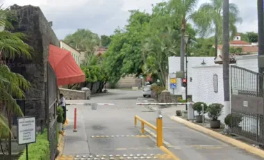 CASA EN EN RESIDENCIAL SAN JERONIMO AHUATEPEC CUERNAVACA, MORELOS. REMATE ADJUDICADO