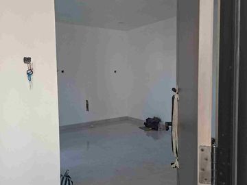 RUMAH CANTIK MINIMALIS 2 LANTAI MODERN DALAM PERUMAHAN STRATEGIS DI PINGGIR JALAN UTAMA MAJENANG