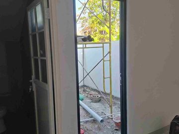 RUMAH CANTIK MINIMALIS 2 LANTAI MODERN DALAM PERUMAHAN STRATEGIS DI PINGGIR JALAN UTAMA MAJENANG