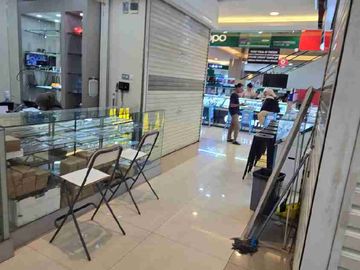 Kios ramai di TangCity Mal