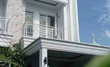 Rumah kantor 3 lantai
