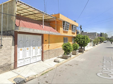 CASA EN CHALCO MUY AMPLIA, CUENTA CON TODOS LES SERVICIOS Y AMENIDADES