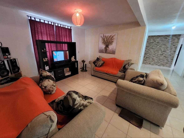CASA EN CHALCO MUY AMPLIA, CUENTA CON TODOS LES SERVICIOS Y AMENIDADES