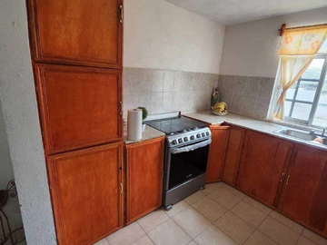 CASA EN CHALCO MUY AMPLIA, CUENTA CON TODOS LES SERVICIOS Y AMENIDADES