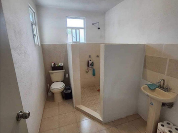 CASA EN CHALCO MUY AMPLIA, CUENTA CON TODOS LES SERVICIOS Y AMENIDADES