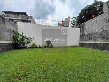 Rumah Lux Full Furnished di Cipaku
Bandung Utara