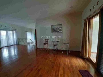 Rumah Lux Full Furnished di Cipaku
Bandung Utara