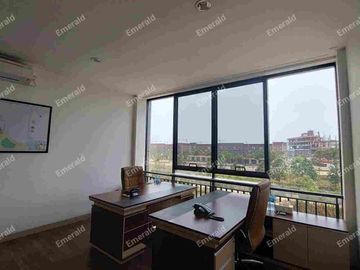 Rukan View Danau Furnished Cantik PIK 2