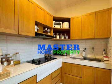Rumah Tingkat Furnished Hadap Utara Dijual