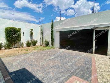 CASA SOLA EN VENTA, A 10 MINUTOS DE ALFREDO DEL MAZO