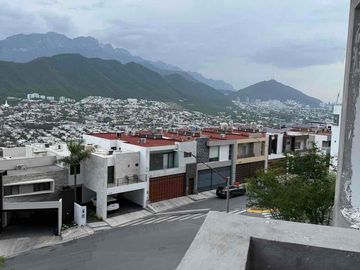 CASA EN VENTA EN VISTALTA , ZONA SUR , MONTERREY N.L.