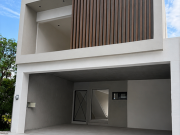 CASA EN VENTA EN VISTALTA , ZONA SUR , MONTERREY N.L.