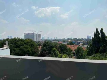 Hunian berkonsep *Double decker* di kawasan elite Jakarta Selatan