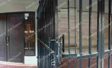 Dijual Rumah 1 Lantai Dekat Gerbang Akses Angkot di Taman Wisma Asri 1