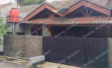 Dijual Rumah 1 Lantai Dekat Gerbang Akses Angkot di Taman Wisma Asri 1