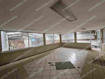 Nave industrial en venta a un costado del deportivo de Volkswagen en la recta Cholula antes de la salida a periférico dirección autopista, cuenta con subestación eléctrica, oficinas, baños y todo para llevar tu producción a otro nivel.