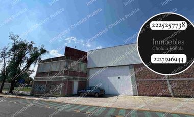 Nave industrial en venta a un costado del deportivo de Volkswagen en la recta Cholula antes de la salida a periférico dirección autopista, cuenta con subestación eléctrica, oficinas, baños y todo para llevar tu producción a otro nivel.
