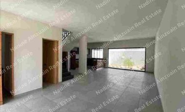 SE RENTA CASA AMPLIA EN RESIDENCIAL ARBOLADA BY CUMBRES II, 3 RECÁMARAS, ALBERCA PRIVADA, CUARTO DE SEVICIO. AMENIDADES. SEGURIDAD 24 HORAS.