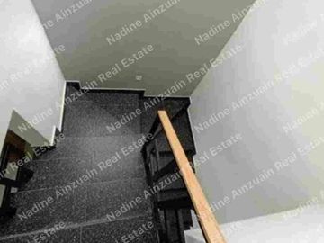 SE RENTA CASA AMPLIA EN RESIDENCIAL ARBOLADA BY CUMBRES II, 3 RECÁMARAS, ALBERCA PRIVADA, CUARTO DE SEVICIO. AMENIDADES. SEGURIDAD 24 HORAS.
