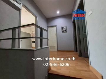 Two-story townhome, 17.7 sq.wah, Villa Chaophraya Village, near Wat Makham, Rangsit-Pathum Thani Road, Ban Klang Subdistrict, Mueang Pathum Thani, Pat
