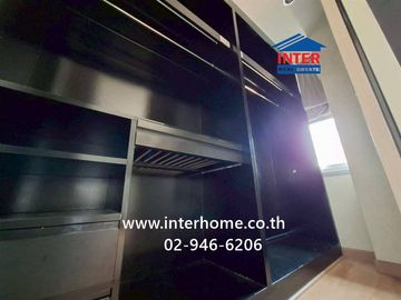 Two-story townhome, 17.7 sq.wah, Villa Chaophraya Village, near Wat Makham, Rangsit-Pathum Thani Road, Ban Klang Subdistrict, Mueang Pathum Thani, Pat