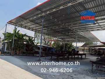 Single-story house + factory + workers' accommodation on a 286 sq.wah (approximately 1,114 sq.m) plot of land. Located near Khlong Sra School, Soi Wat