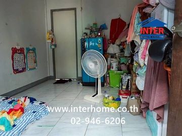 Single-story house + factory + workers' accommodation on a 286 sq.wah (approximately 1,114 sq.m) plot of land. Located near Khlong Sra School, Soi Wat