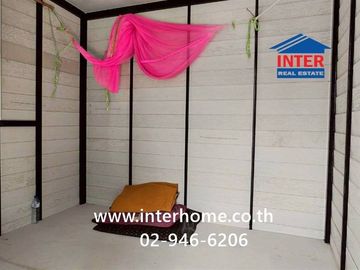 Single-story house + factory + workers' accommodation on a 286 sq.wah (approximately 1,114 sq.m) plot of land. Located near Khlong Sra School, Soi Wat