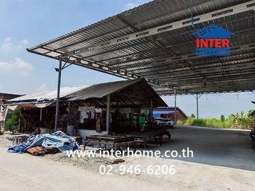 Single-story house + factory + workers' accommodation on a 286 sq.wah (approximately 1,114 sq.m) plot of land. Located near Khlong Sra School, Soi Wat