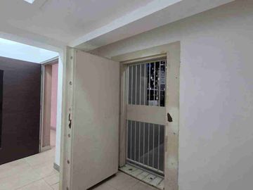Ruang Usaha Ex Bank Tengah Kota Semarang di Gajah Mada Semarang Tengah