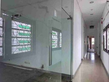 Ruang Usaha Ex Bank Tengah Kota Semarang di Gajah Mada Semarang Tengah