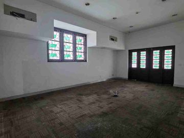 Ruang Usaha Ex Bank Tengah Kota Semarang di Gajah Mada Semarang Tengah