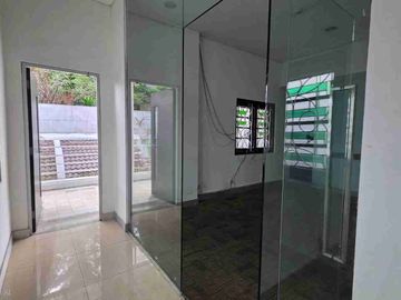 Ruang Usaha Ex Bank Tengah Kota Semarang di Gajah Mada Semarang Tengah