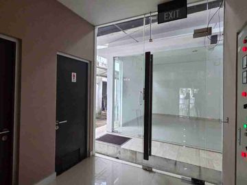 Ruang Usaha Ex Bank Tengah Kota Semarang di Gajah Mada Semarang Tengah