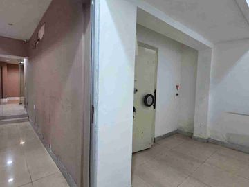 Ruang Usaha Ex Bank Tengah Kota Semarang di Gajah Mada Semarang Tengah