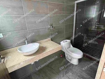 Casa AMPLIA en RENTA en Pozos ( sotavento ) semi nueva