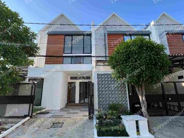 Rumah Hook Cantik Gading Pantai Kenjeran Surabaya