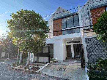 Rumah Hook Cantik Gading Pantai Kenjeran Surabaya