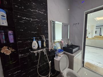 Dijual Rumah Mewah 2 Lantai Siap Huni di Komplek Gegerkalong Permai
