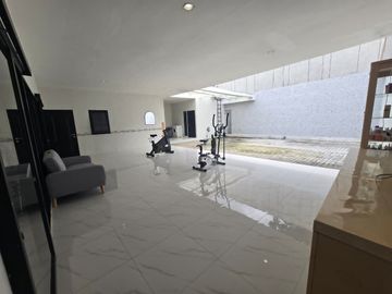 Dijual Rumah Mewah 2 Lantai Siap Huni di Komplek Gegerkalong Permai