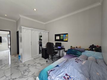 Dijual Rumah Mewah 2 Lantai Siap Huni di Komplek Gegerkalong Permai