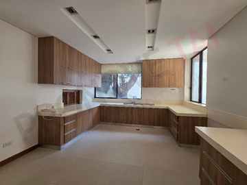 🏡 Luxury House for Sale in San Lorenzo Village, Makati City | Prime Residential Investment