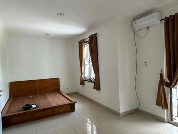Jual rumah Pantai indah kapuk BGM 8x18 2,5lt SHM Cluster bagus