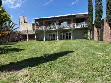 En venta amplia casa en Comonfort Guanajuato