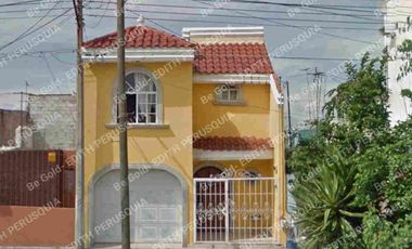 Casa en venta, Recuperación de hipoteca, Tres Guerras, Celaya Guanajuato, México.